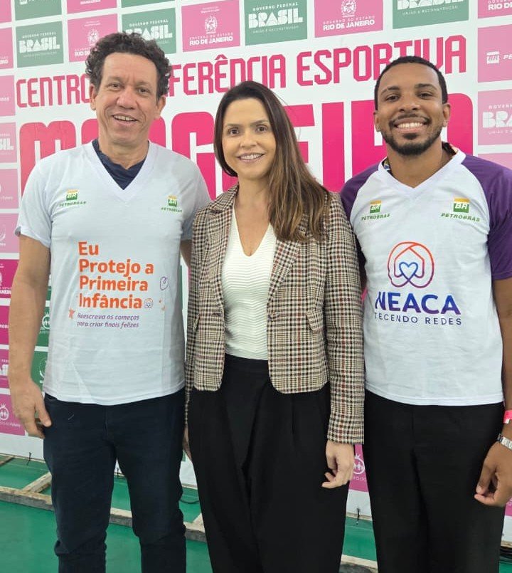 Charles e Lucas com Marcela Levigard
