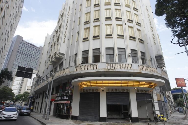 Fachada Carlos Gomes