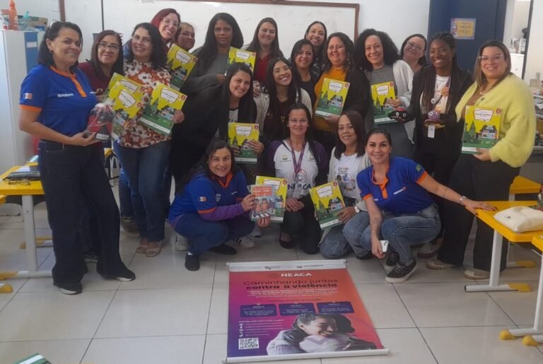 Grupo de participantes com técnicas do NEACA Itaboraí