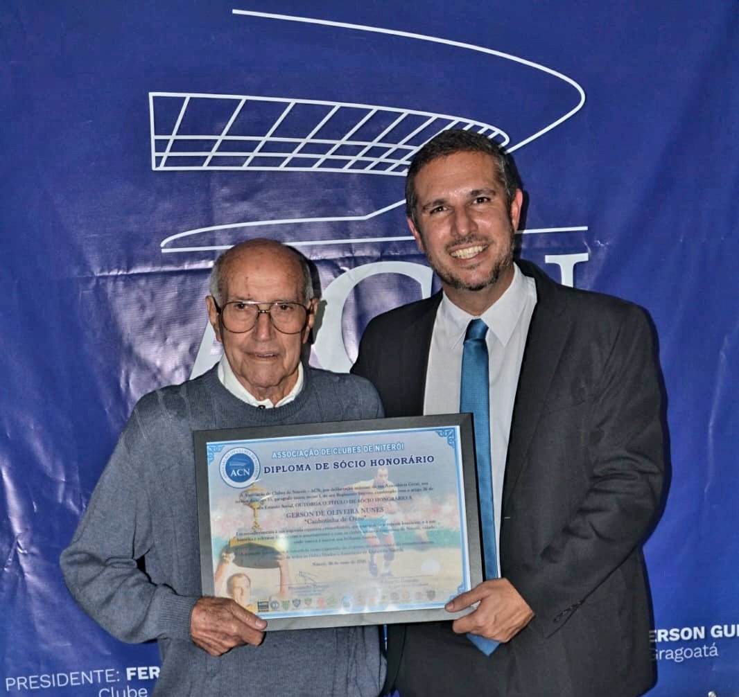 Gerson e Fernando Tinoco na homenagem dos clubes ao campeão. Foto Divulgação Sérgio Bastos