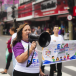 Marisa com megafone em SG pelo ECA 36 anos