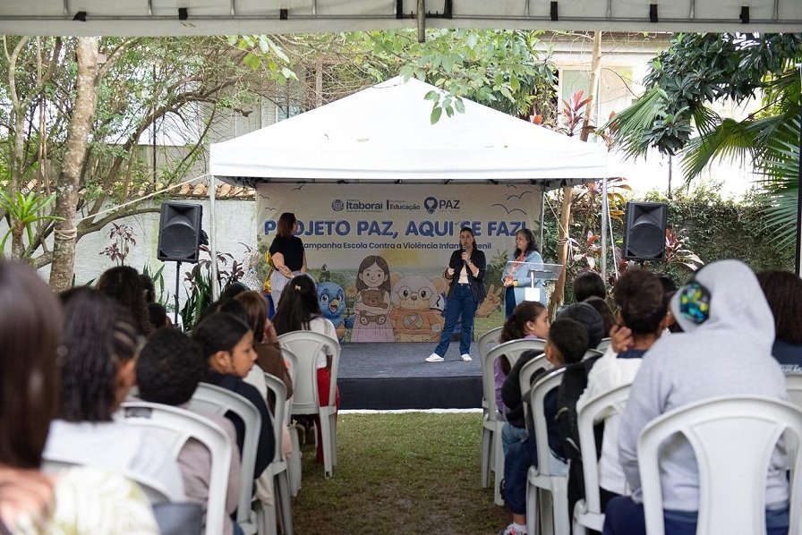 Projeto “Paz, aqui se faz!” premia estudantes vencedores do II Concurso de Contos em Itaboraí (4)