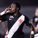 1550684131-2026-copa-do-brasil-vasco-x-vitoria-atacante-andres-gomez (1)