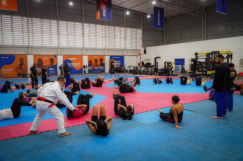 Aulão de luta reúne mulheres em ação de conscientização em Itaboraí (3)