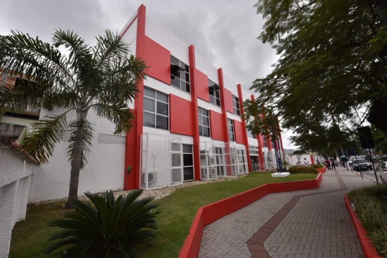 Fachada-Prefeitura-Foto-Elsson-Campos-6-scaled-1-2048x1366