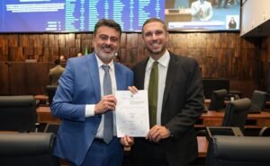 Deputado Vitor Junior e Fernando Tinoco na Alerj