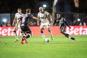 emmiliano_martinez_marinho_lucas_piton_andres_gomez_vasco_x_vitoria_sao_januario_copa_do_brasil_2026-573228