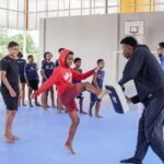 Campeão mundial de taekwondo, Henrique Marques visita alunos de escola municipal em Itaboraí (3)